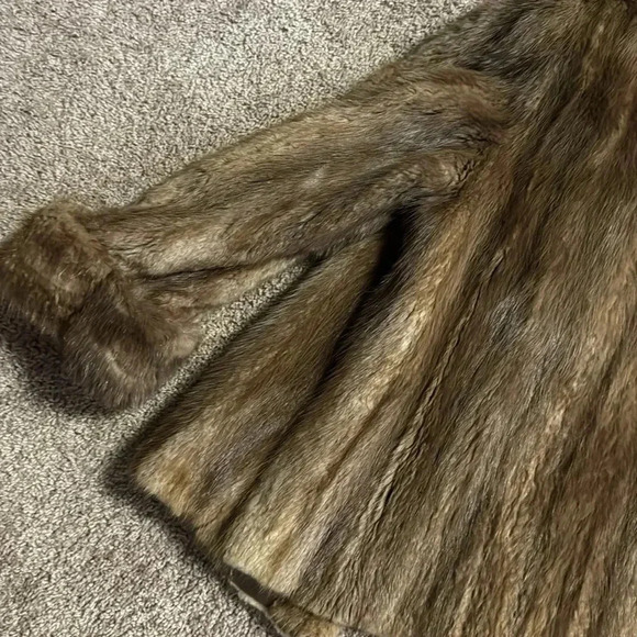 Vintage 1950s Richard Healy Company Genuine Fur Coat/Jacket - Picture 11 of 12